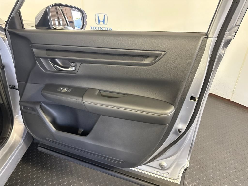 Used 2024 Honda CR-V LX image 5