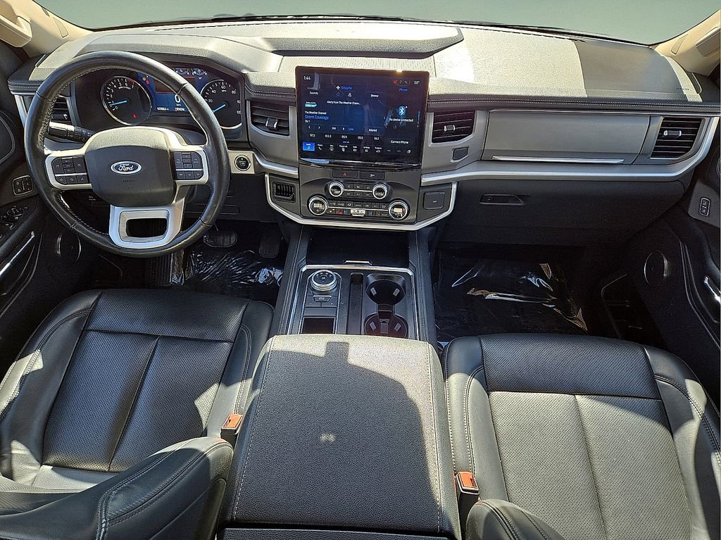 Used 2022 Ford Expedition Max XLT image 16