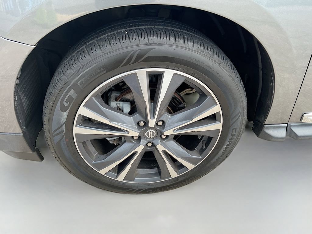 Used 2019 Nissan Pathfinder Platinum w/ Cargo Package image 34