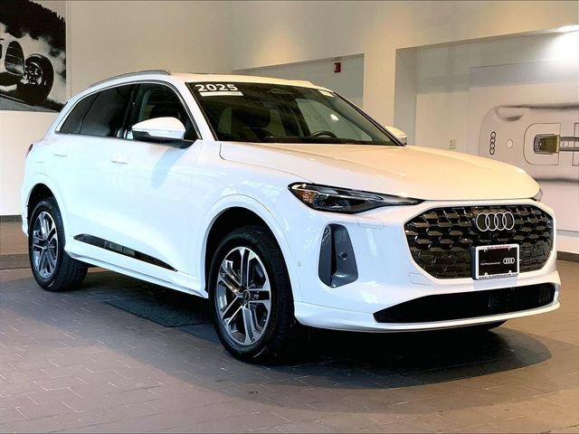 Certified 2025 Audi Q5 Premium w/ Convenience Package