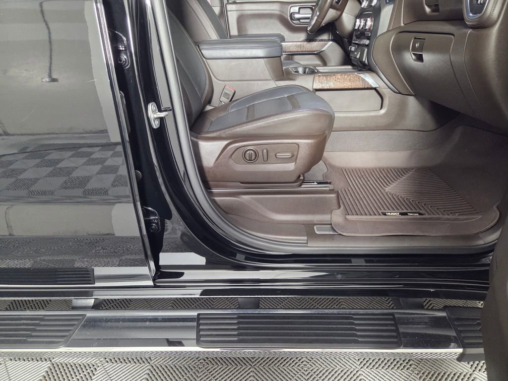 Used 2019 GMC Sierra 1500 Denali w/ Driver Alert Package II image 32