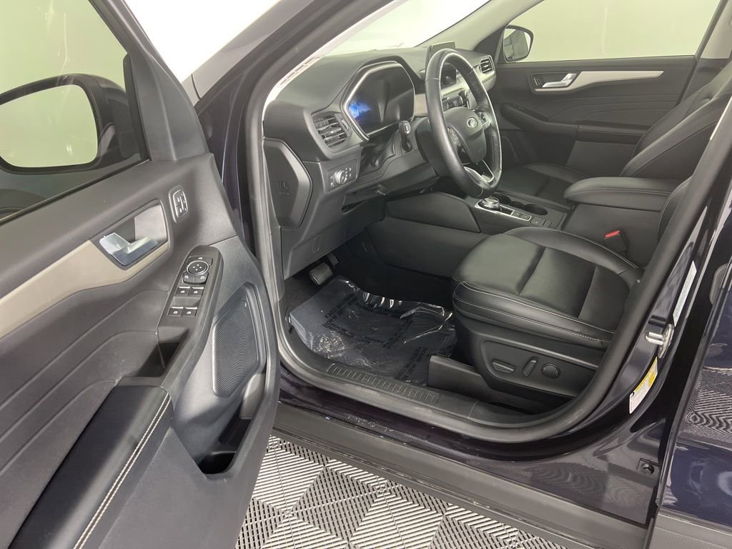 Used 2021 Ford Escape SEL w/ Technology Package AWD/4WD image 23