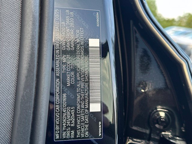 Certified 2025 Volvo V90 B6 Cross Country Ultra AWD/4WD image 32