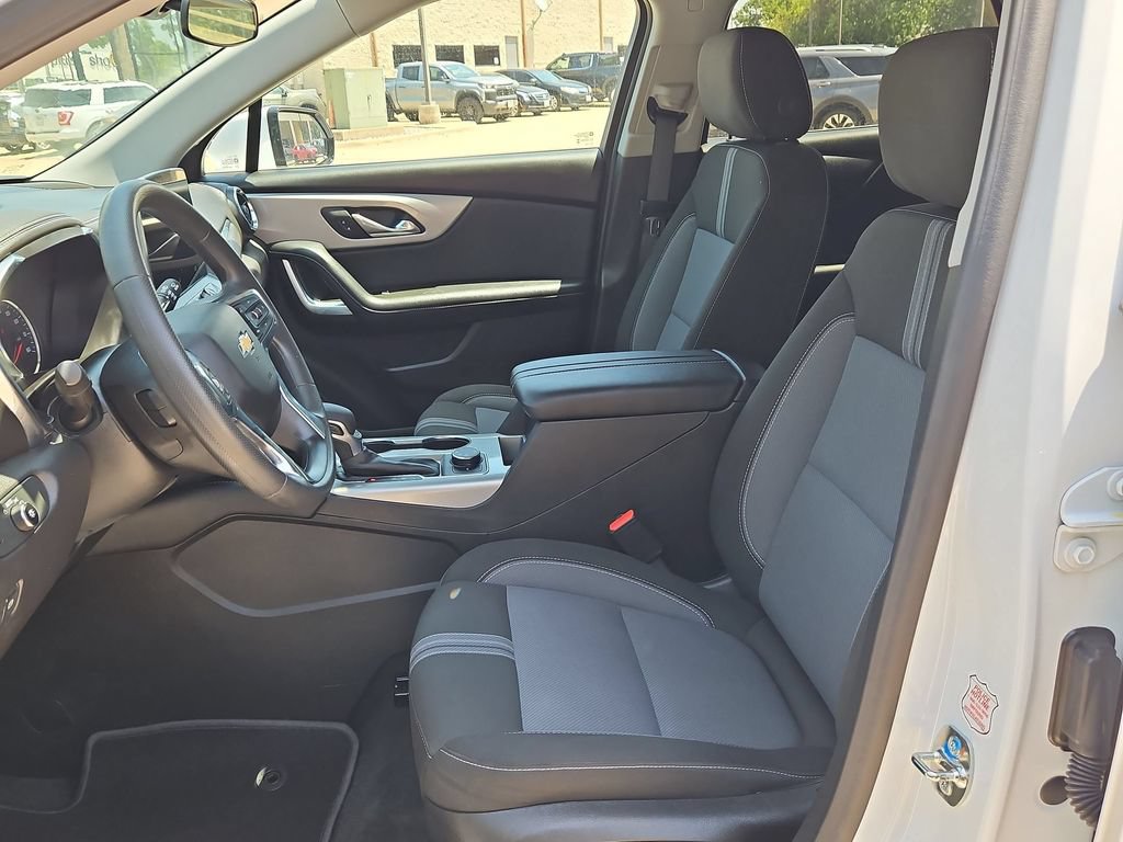 Used 2025 Chevrolet Blazer LT AWD/4WD image 25