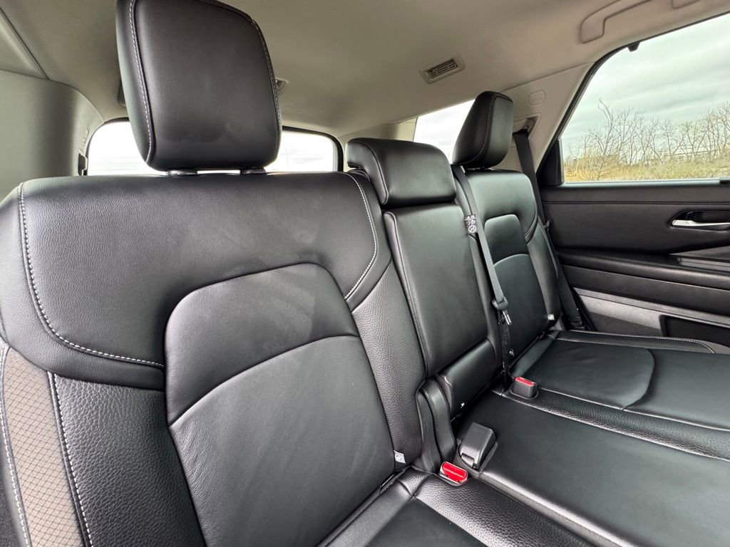 Certified 2025 Nissan Pathfinder SL image 27