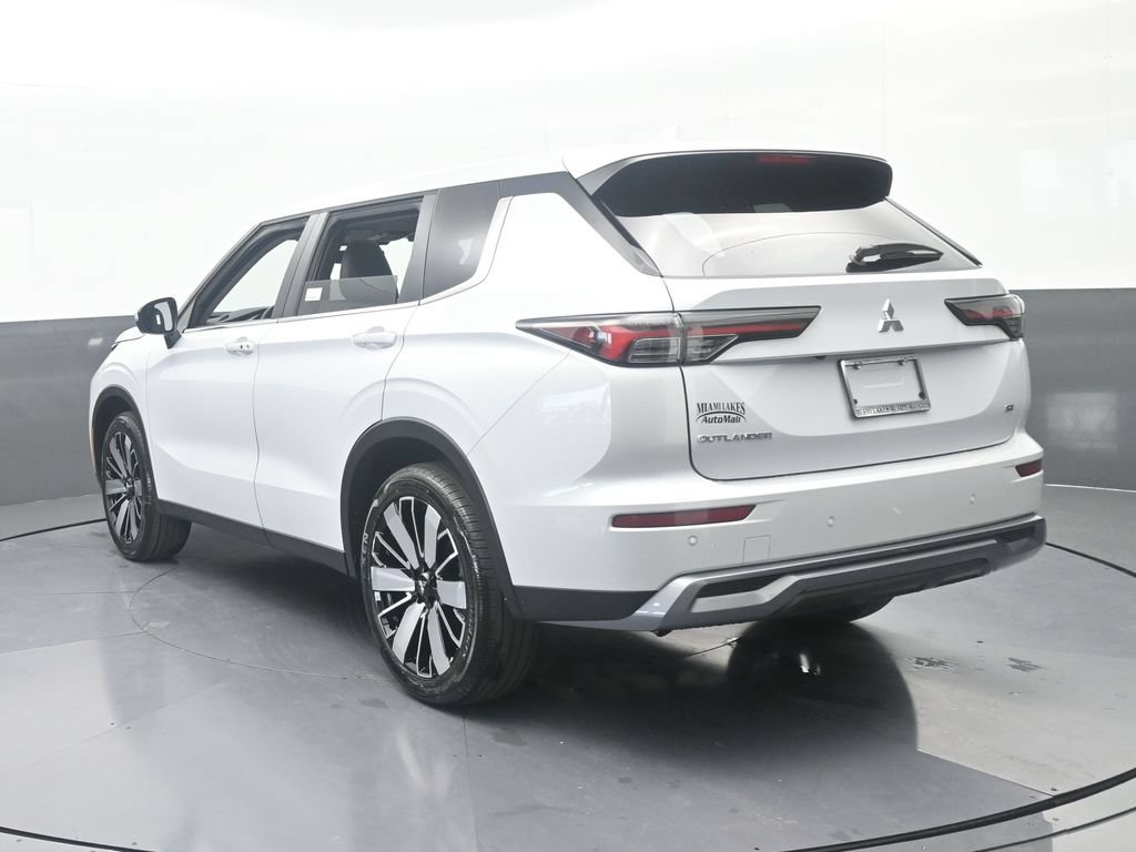 New 2026 Mitsubishi Outlander SE FWD image 4