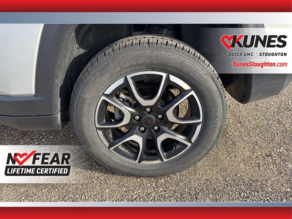 Used 2025 Jeep Compass Trailhawk AWD/4WD image 18