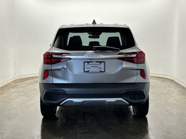 Used 2023 Kia Seltos LX AWD/4WD image 4