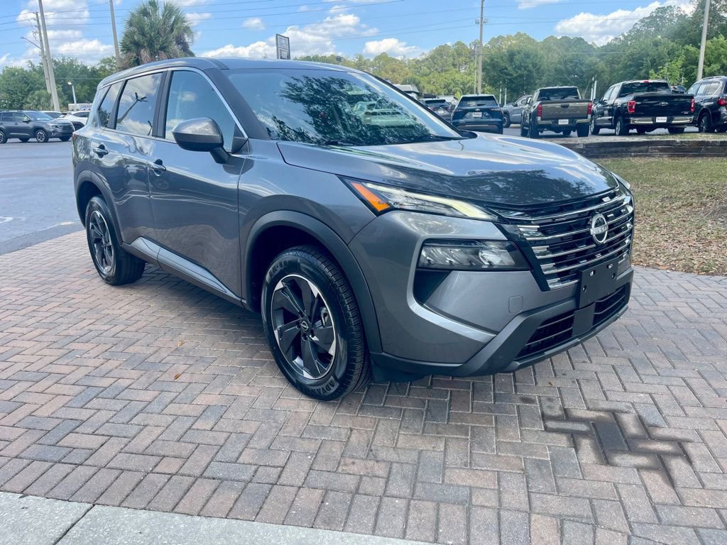Used 2025 Nissan Rogue SV AWD/4WD image 8