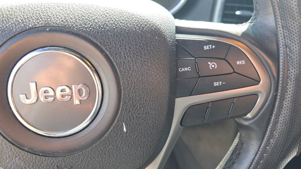 Used 2018 Jeep Grand Cherokee Limited AWD/4WD image 15