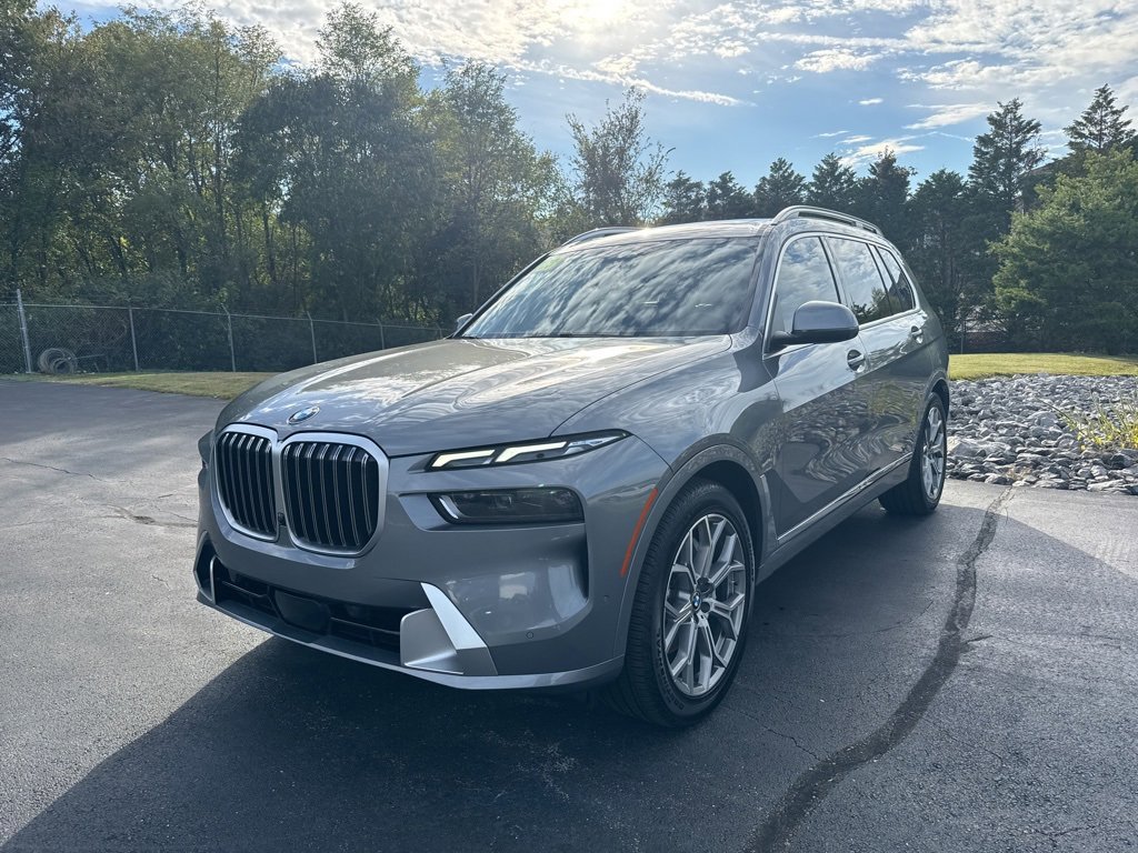 Used 2023 BMW X7 xDrive40i video 1