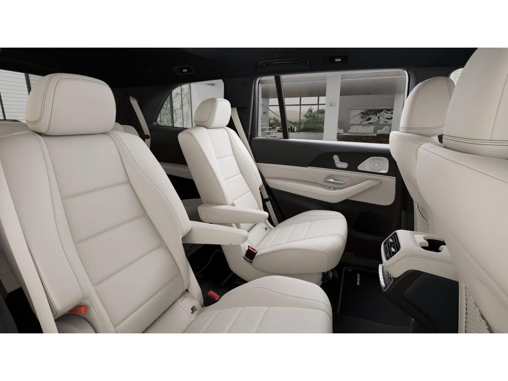 Certified 2025 Mercedes-Benz GLS 450 4MATIC image 5