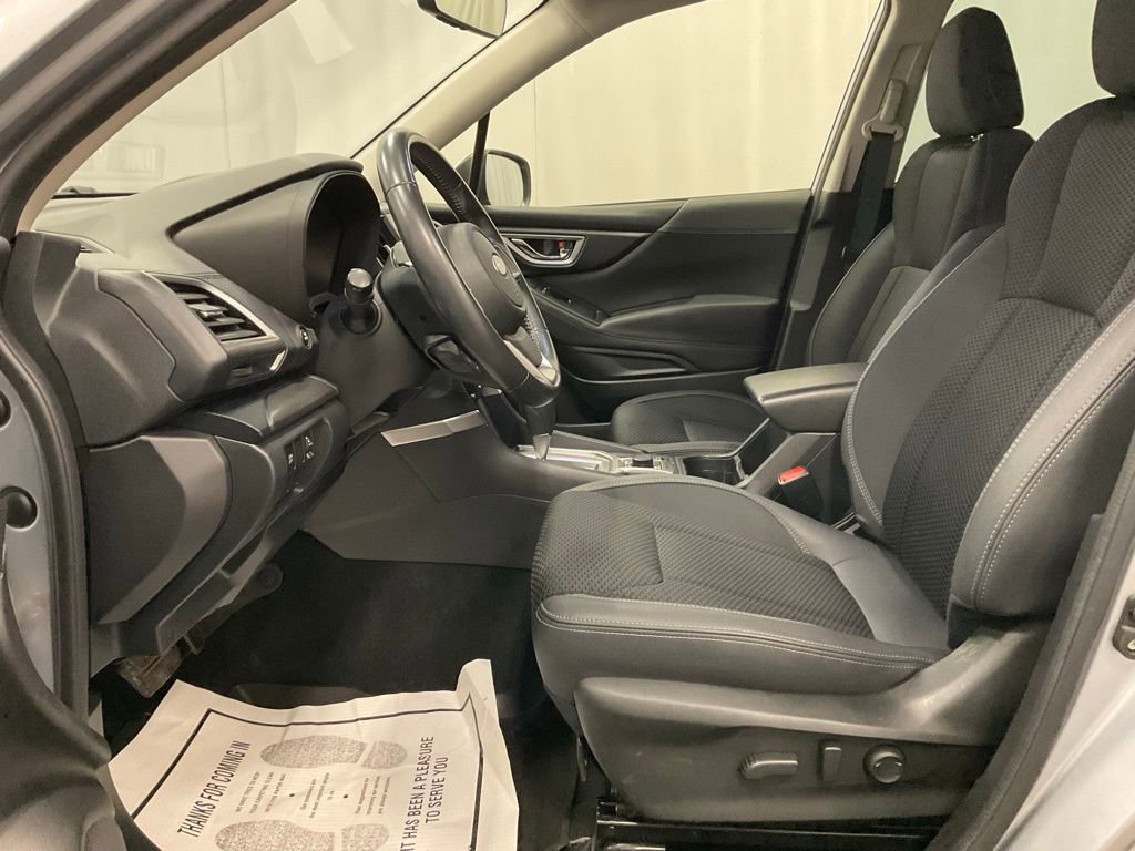Used 2023 Subaru Forester Premium image 4