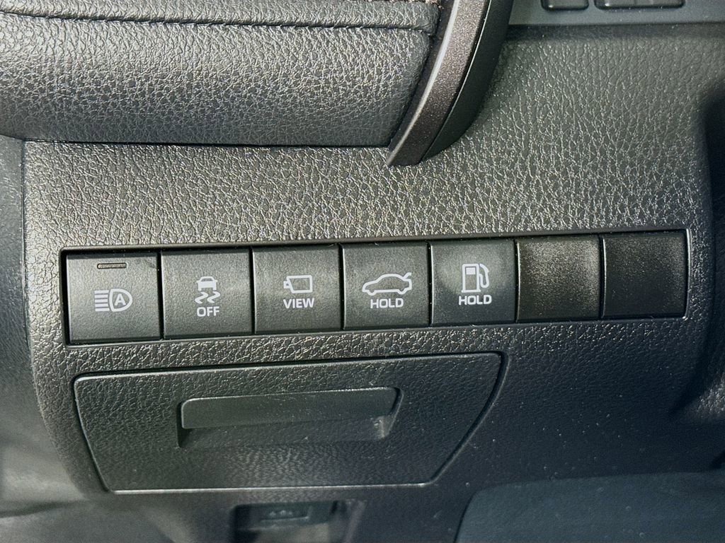 Certified 2020 Toyota Camry XLE image 11