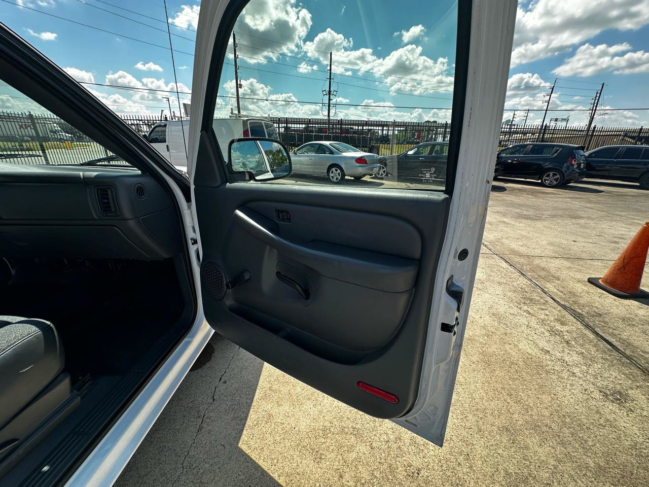 Used 2005 Chevrolet Silverado 1500 W/T RWD image 32