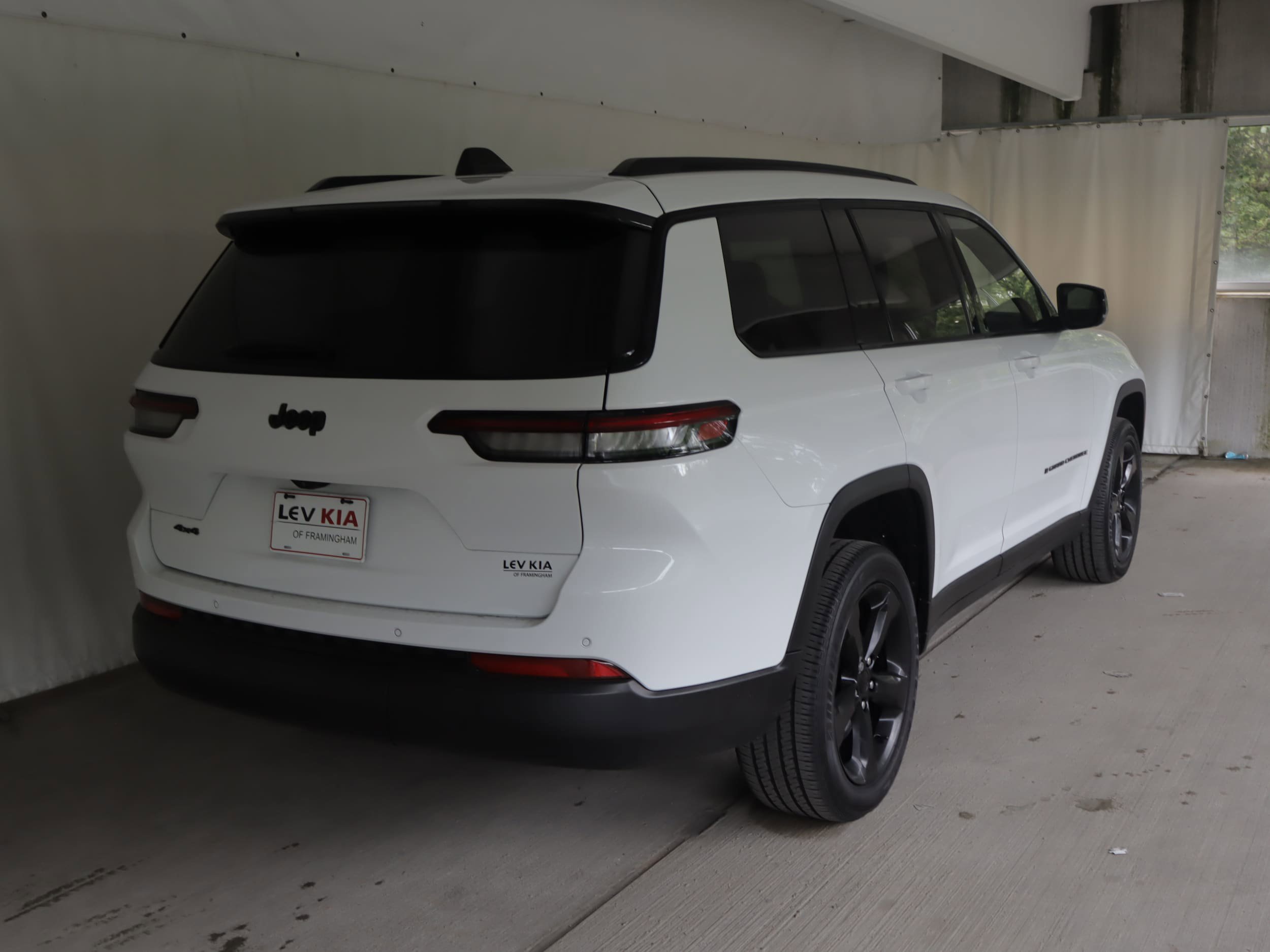 Used 2023 Jeep Grand Cherokee L Laredo AWD/4WD image 6