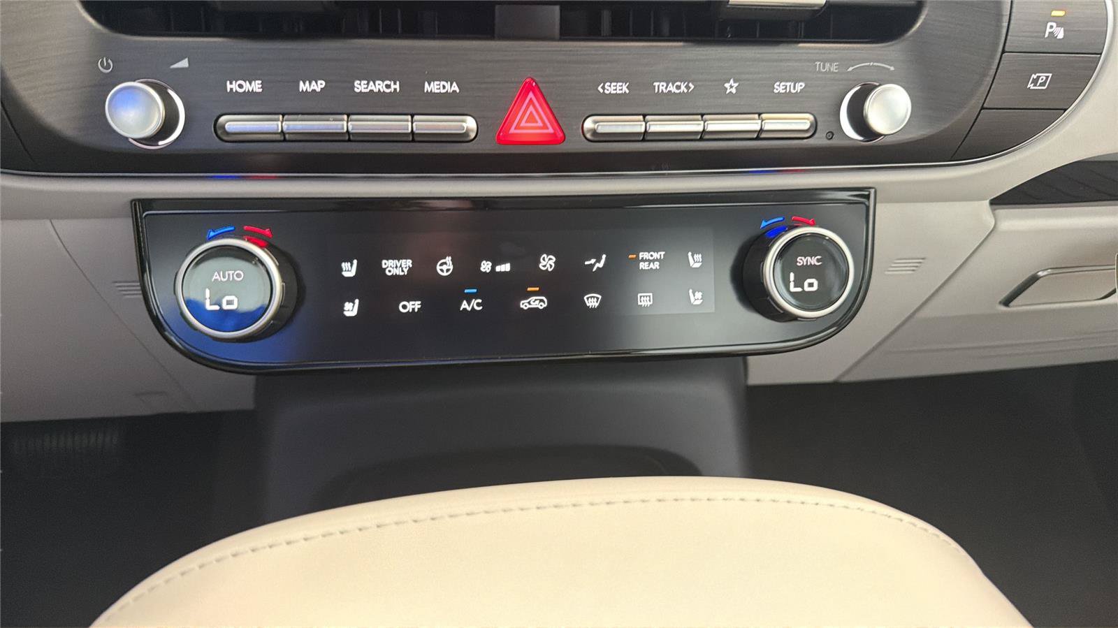 New 2026 Hyundai Palisade Calligraphy AWD/4WD image 18