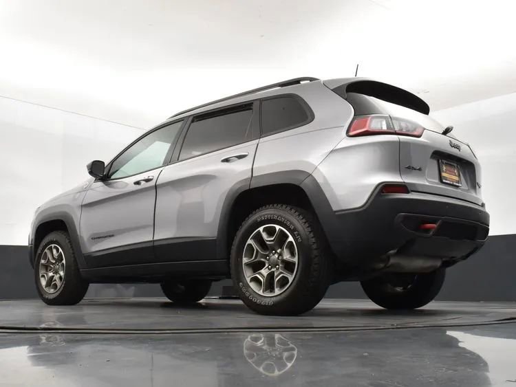 Used 2021 Jeep Cherokee Trailhawk w/ Premium Leather Package image 12