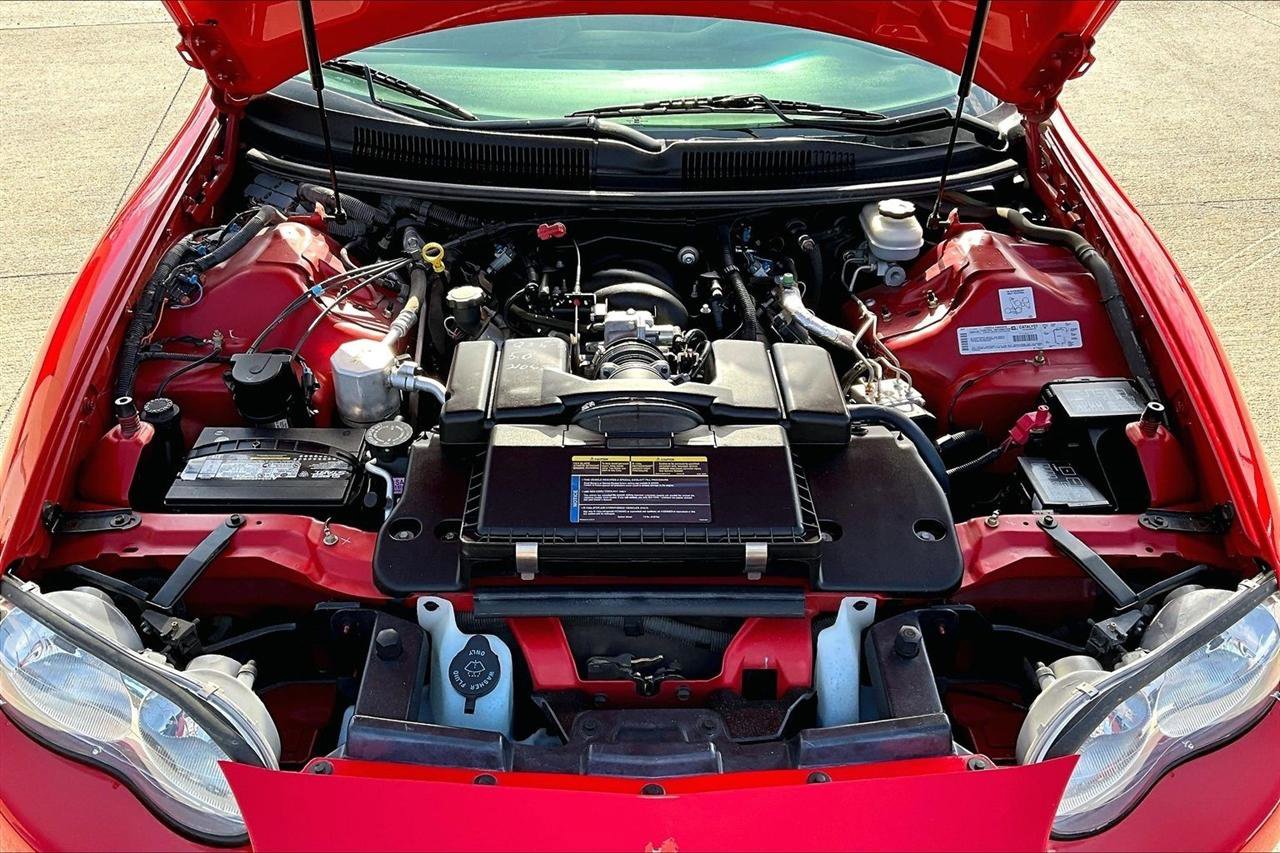 Used 2001 Chevrolet Camaro Z28 w/ SS Performance/Appearance Pkg RWD image 28