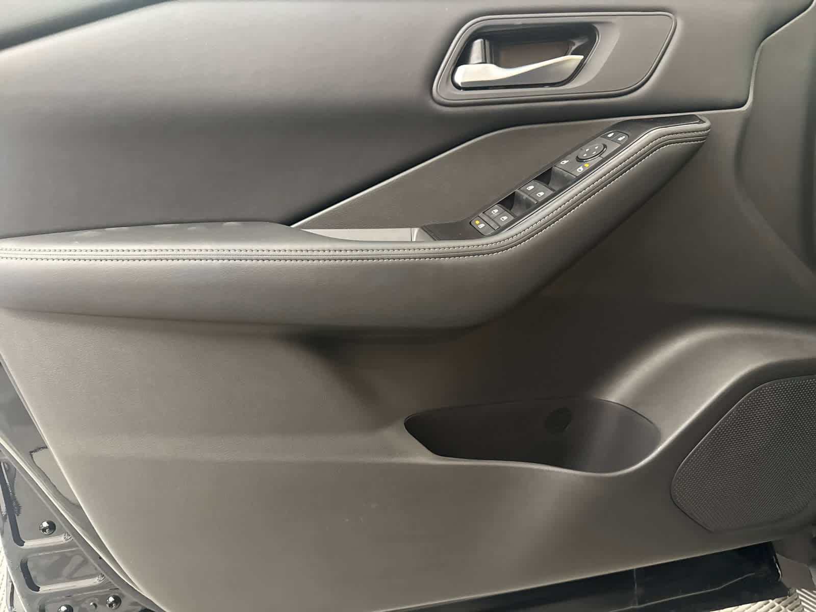 New 2026 Nissan Rogue SV image 14