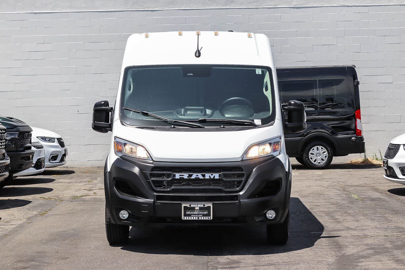 Used 2024 RAM ProMaster 2500 w/ Convenience Group FWD image 2