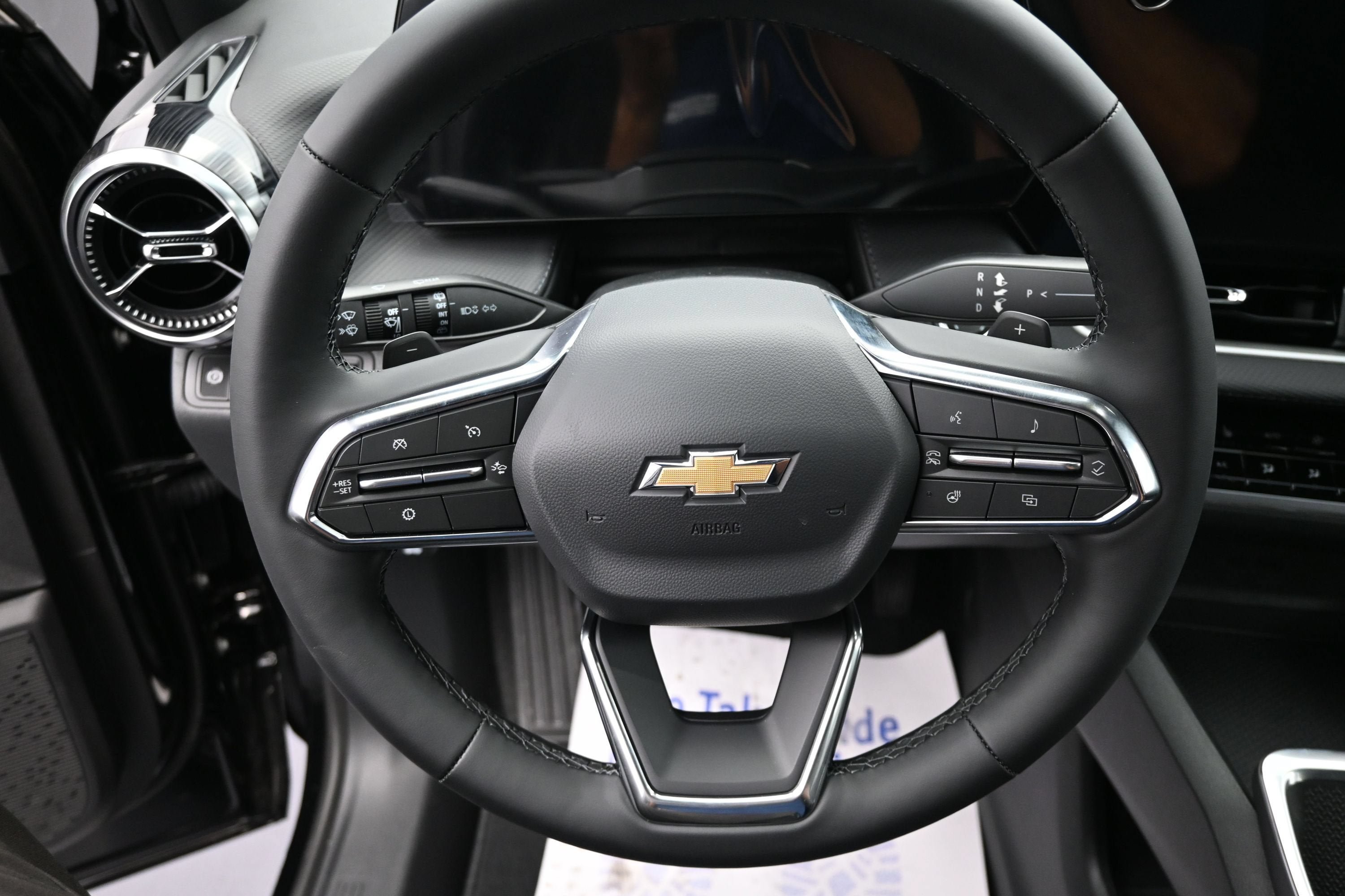 New 2027 Chevrolet Equinox LT w/ Convenience Package II FWD image 12