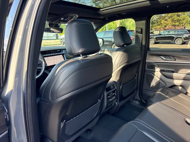 New 2027 Jeep Grand Cherokee Limited AWD/4WD image 9