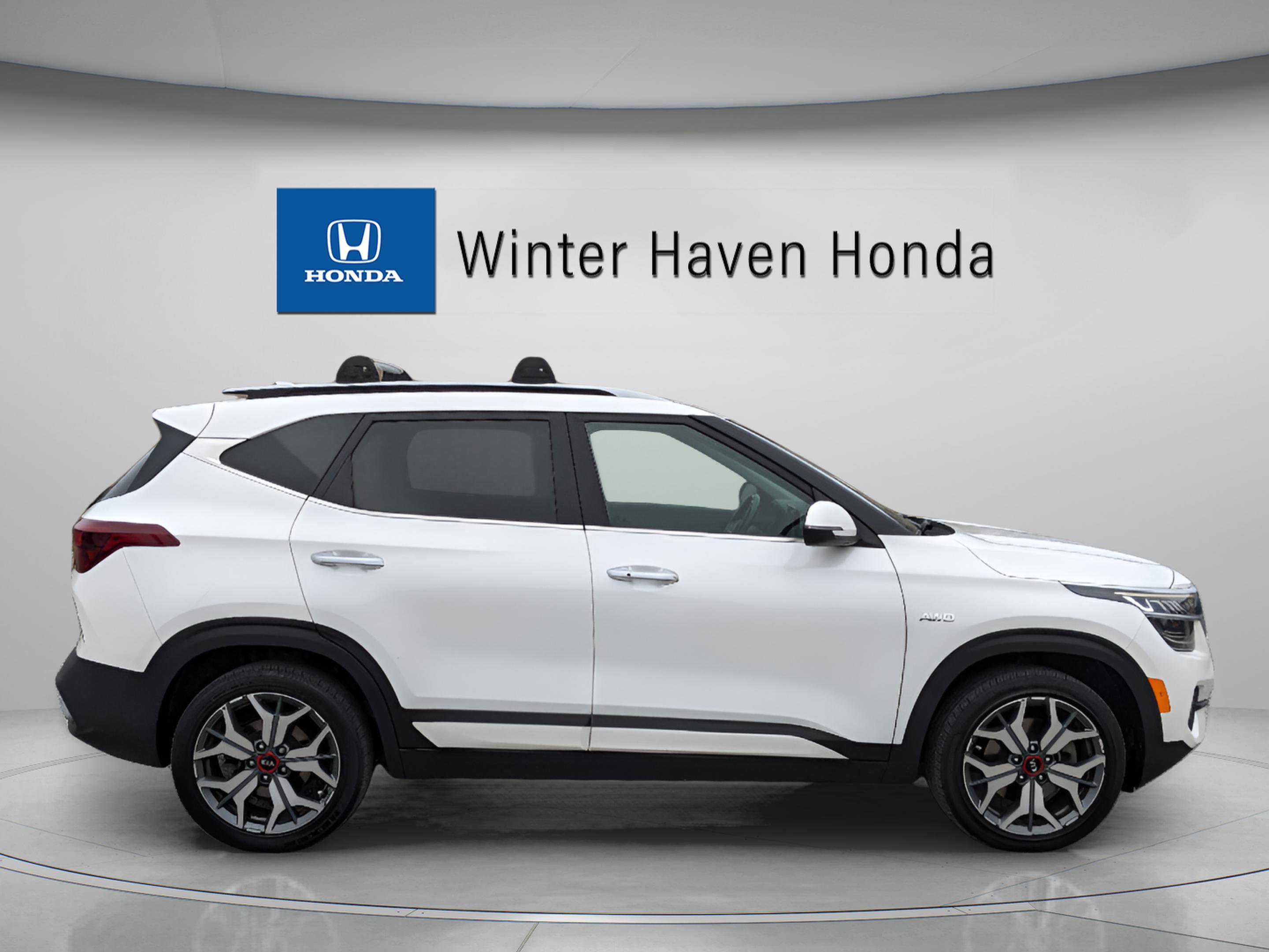 Used 2021 Kia Seltos SX w/ SX Sunroof Package image 9