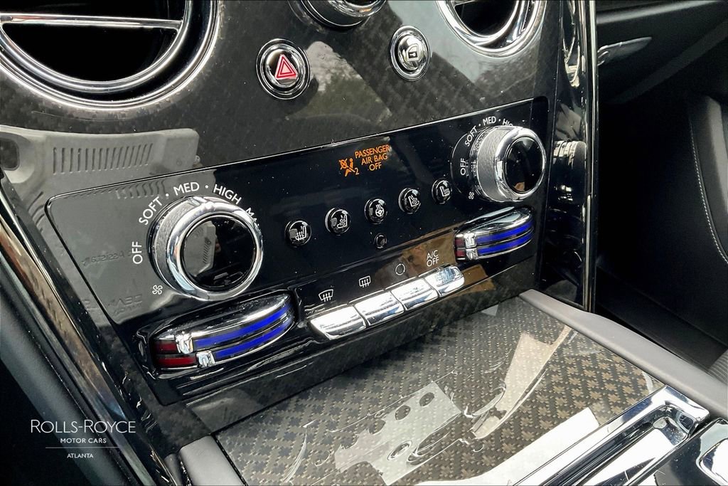 Certified 2022 Rolls-Royce Cullinan Black Badge w/ Dark Exterior Package image 29