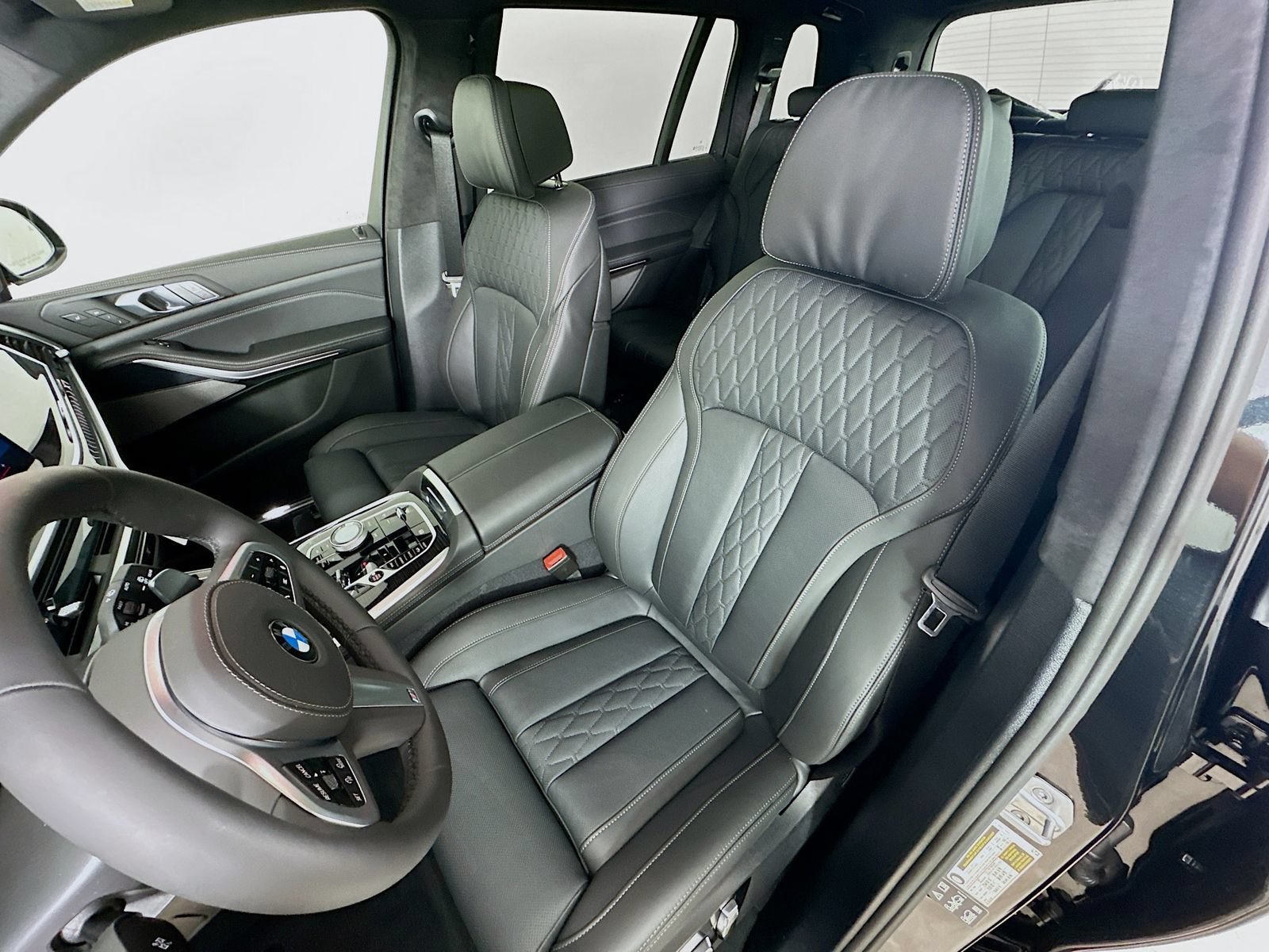 New 2027 BMW X7 xDrive40i w/ Executive Package AWD/4WD image 33