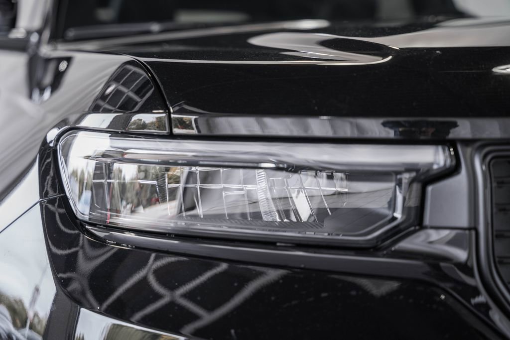 New 2025 Jeep Grand Cherokee Altitude w/ Trailer Tow Package image 12