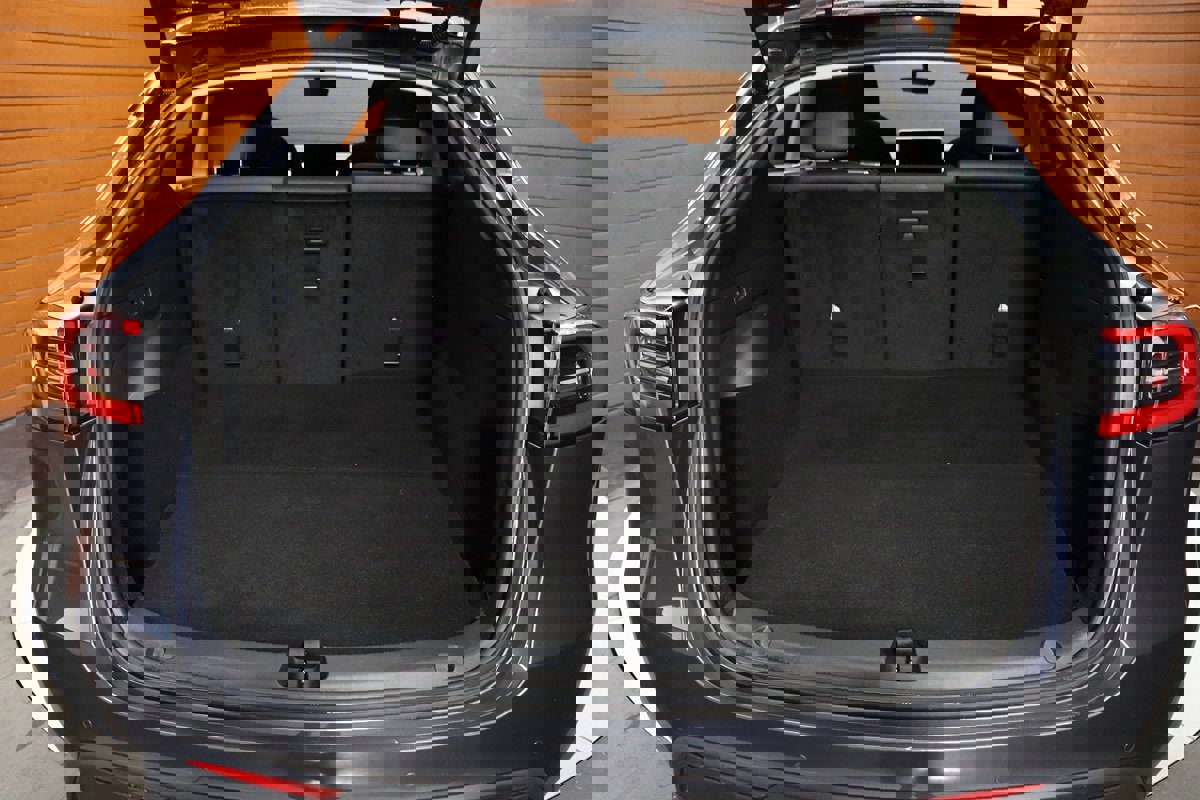 Used 2023 Tesla Model Y Long Range image 11