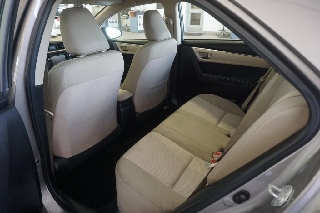 Used 2015 Toyota Corolla LE FWD image 18