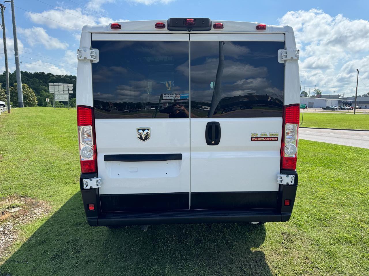 Used 2021 RAM ProMaster 2500 FWD image 4