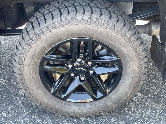 Used 2021 Chevrolet Silverado 1500 Custom Trail Boss AWD/4WD image 9