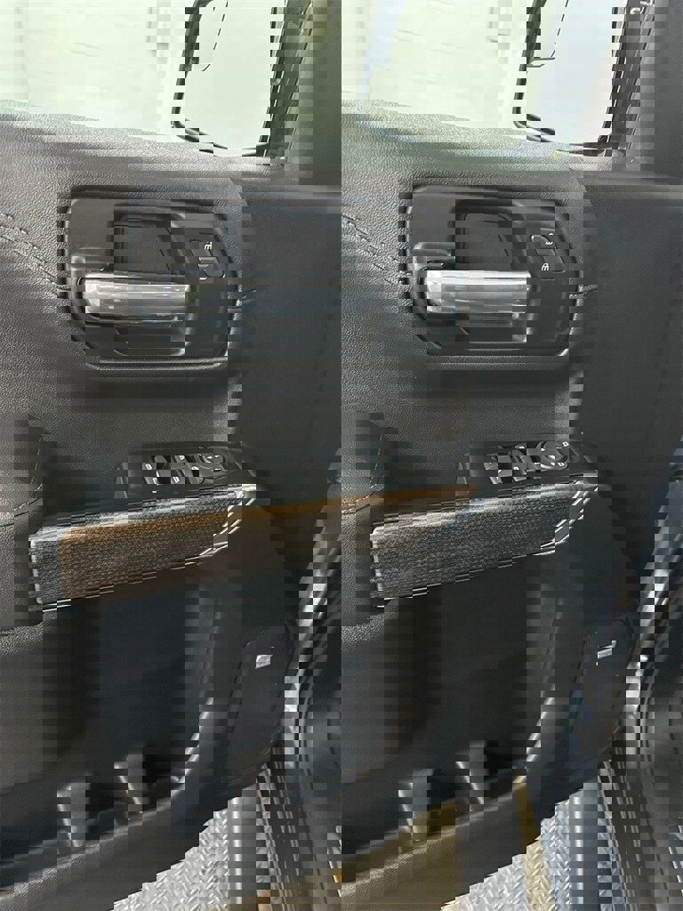 Used 2019 Chevrolet Silverado 1500 RST w/ All-Star Edition image 9