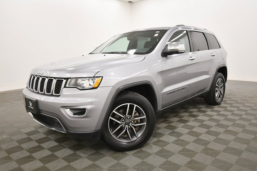 Used 2020 Jeep Grand Cherokee Limited w/ Luxury Group II image 2