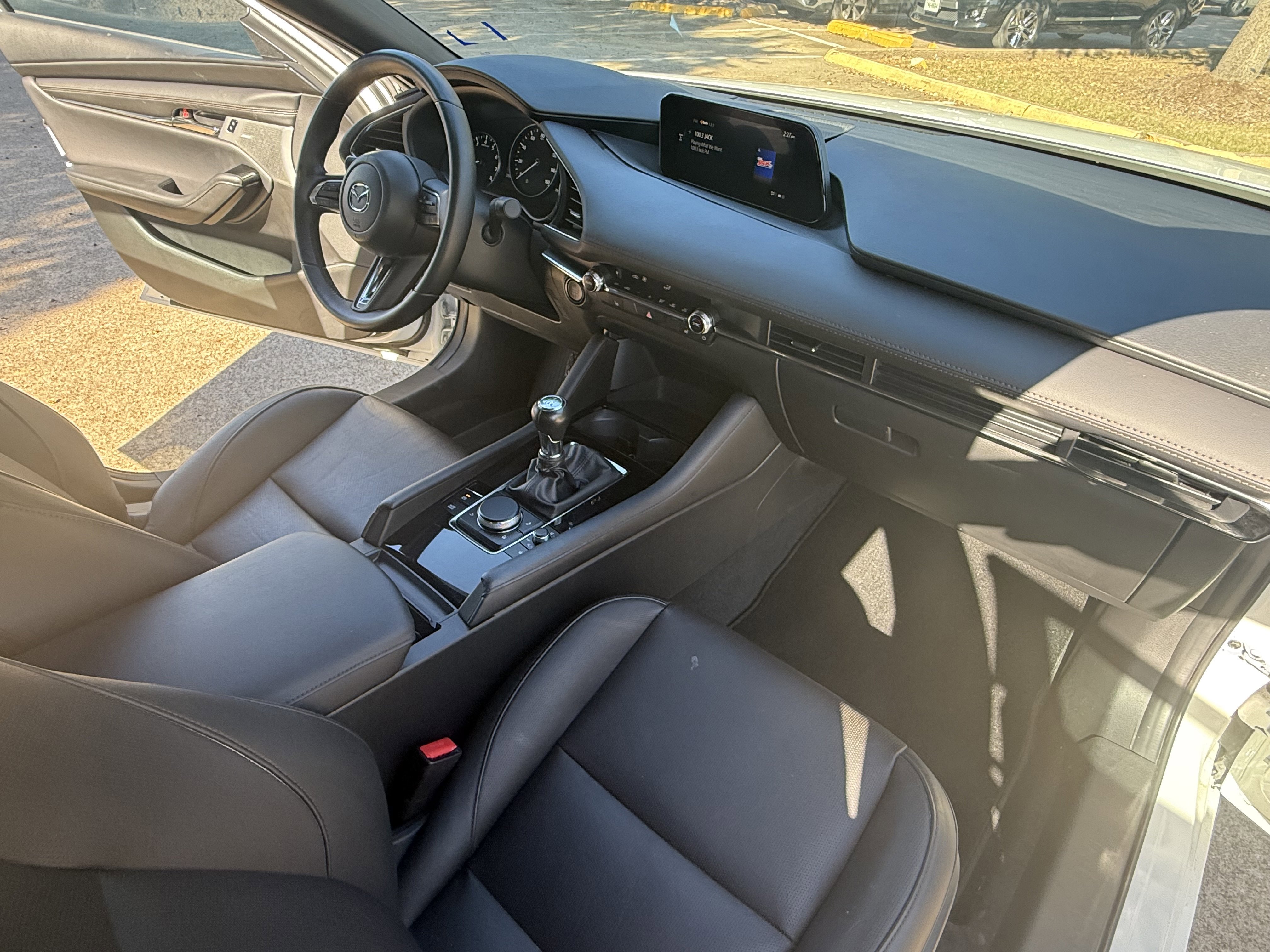 Used 2024 MAZDA MAZDA3 s FWD image 21