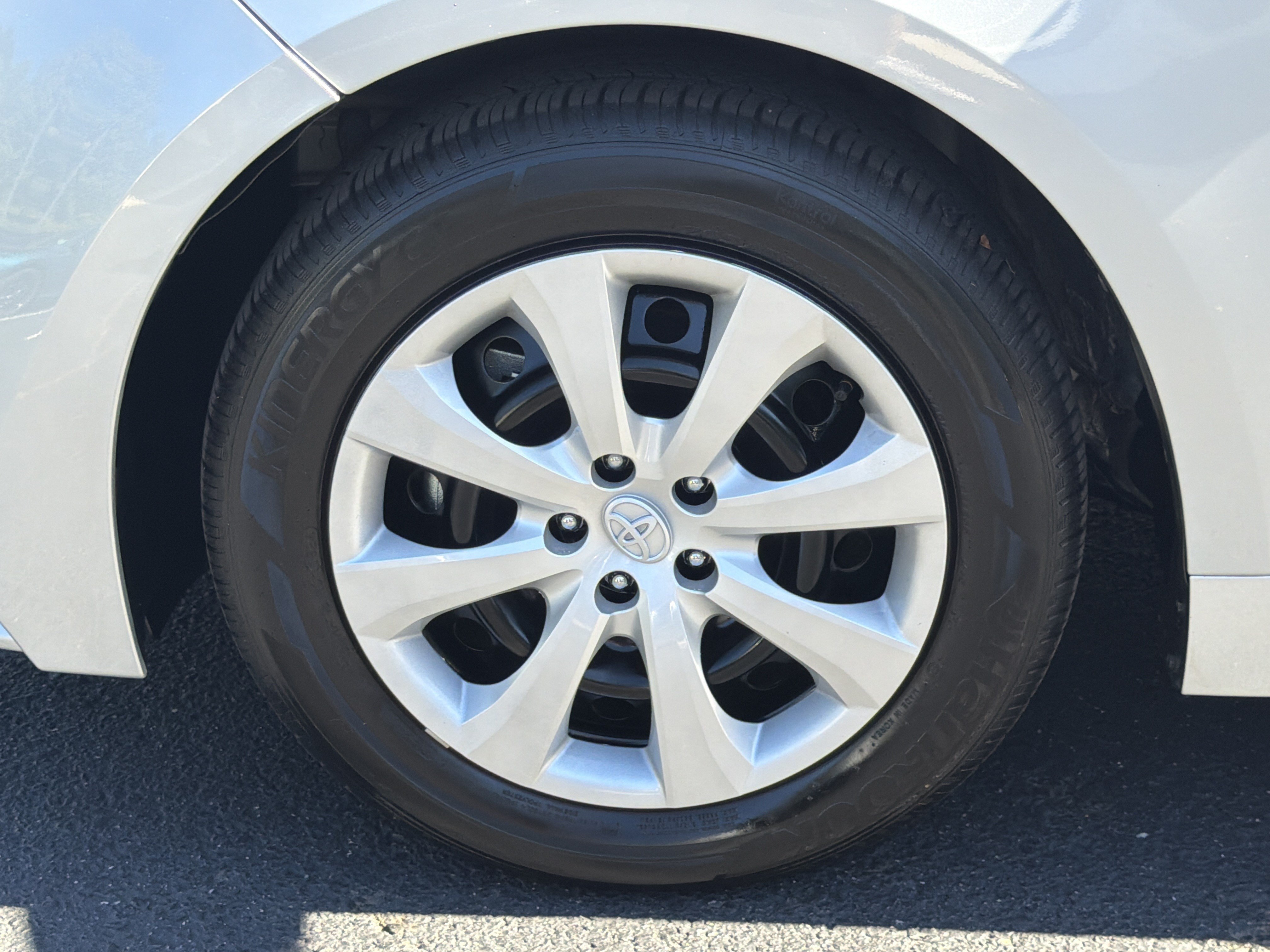 Used 2024 Toyota Corolla LE FWD image 11