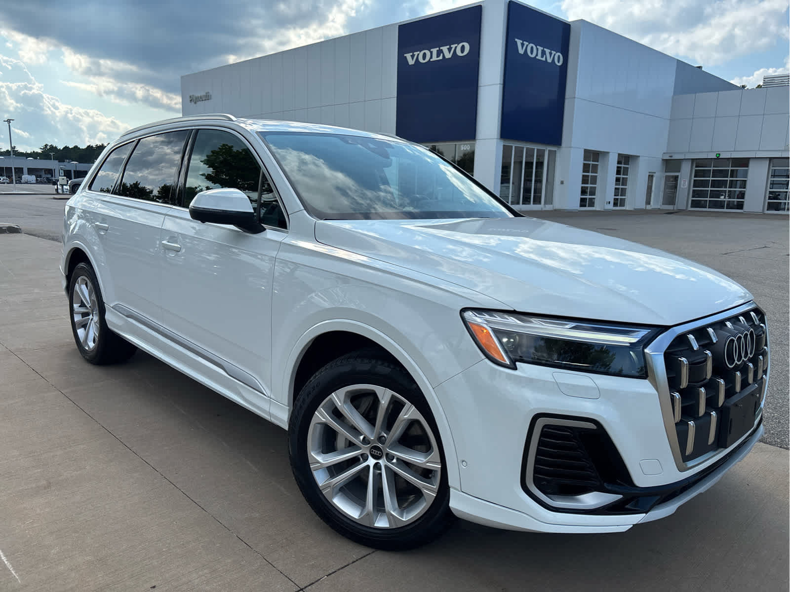 Used 2025 Audi Q7 3.0T Premium Plus AWD/4WD image 4