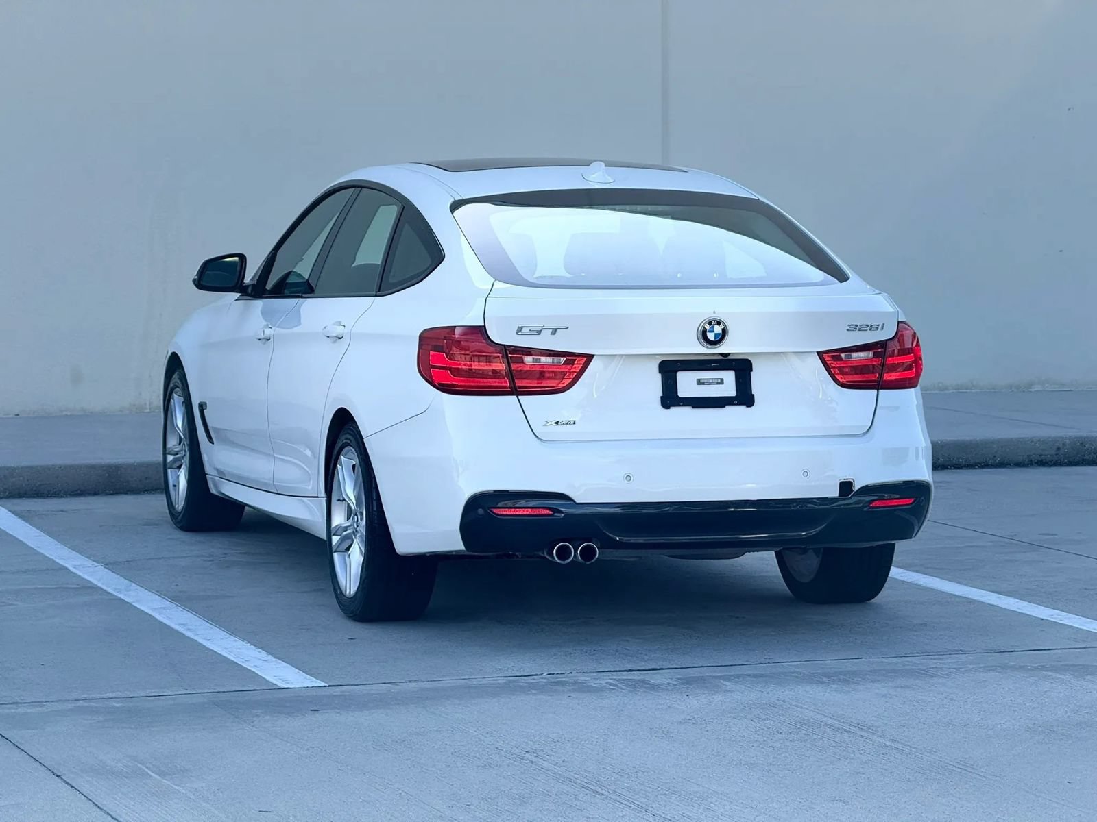 Used 2016 BMW 328i Gran Turismo xDrive w/ M Sport Package AWD/4WD image 5