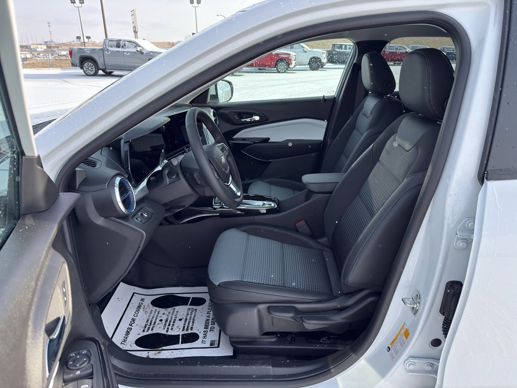 New 2026 Chevrolet Trax LT w/ Driver Confidence Package FWD image 16