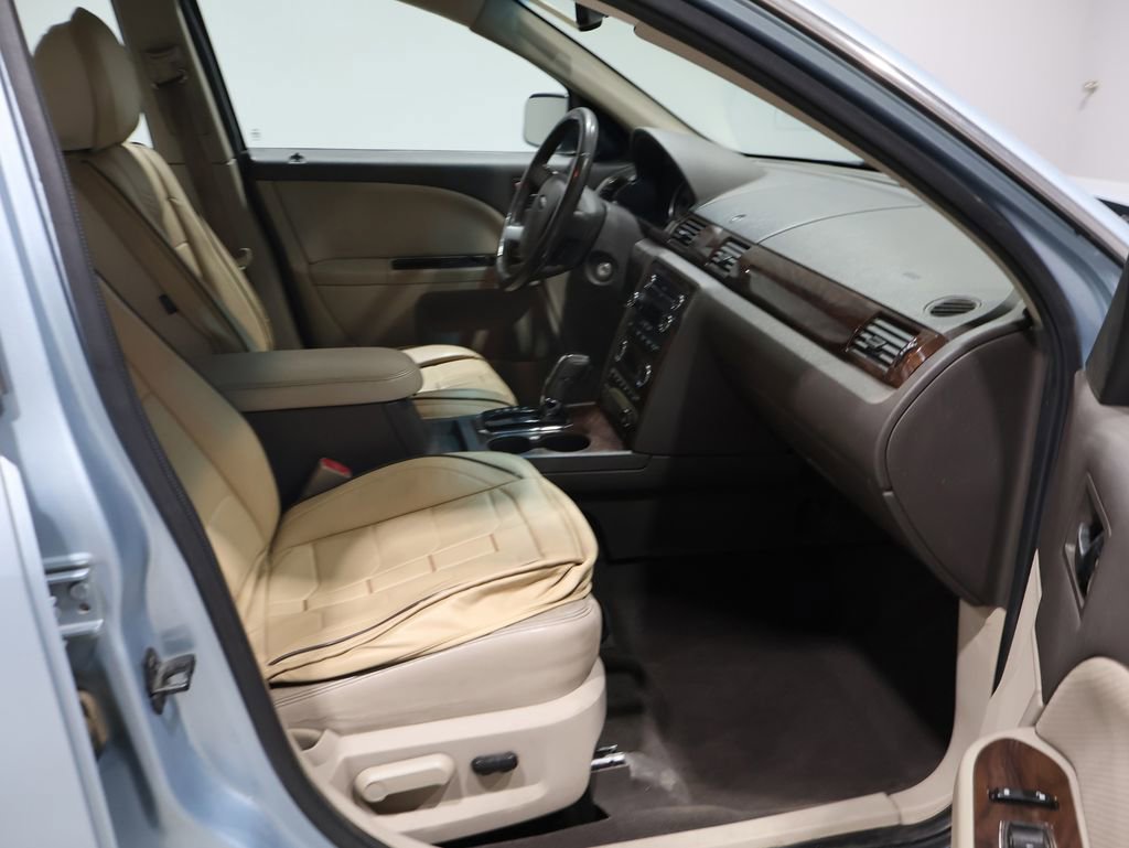 Used 2008 Ford Taurus SEL image 4