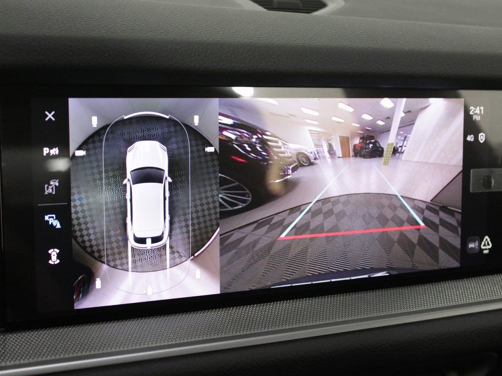 Certified 2025 Porsche Cayenne AWD/4WD image 29