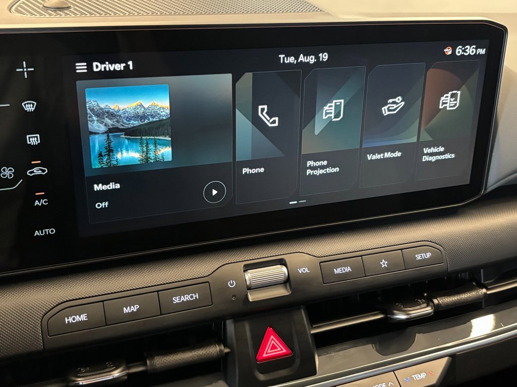 Used 2025 Kia K4 EX image 12
