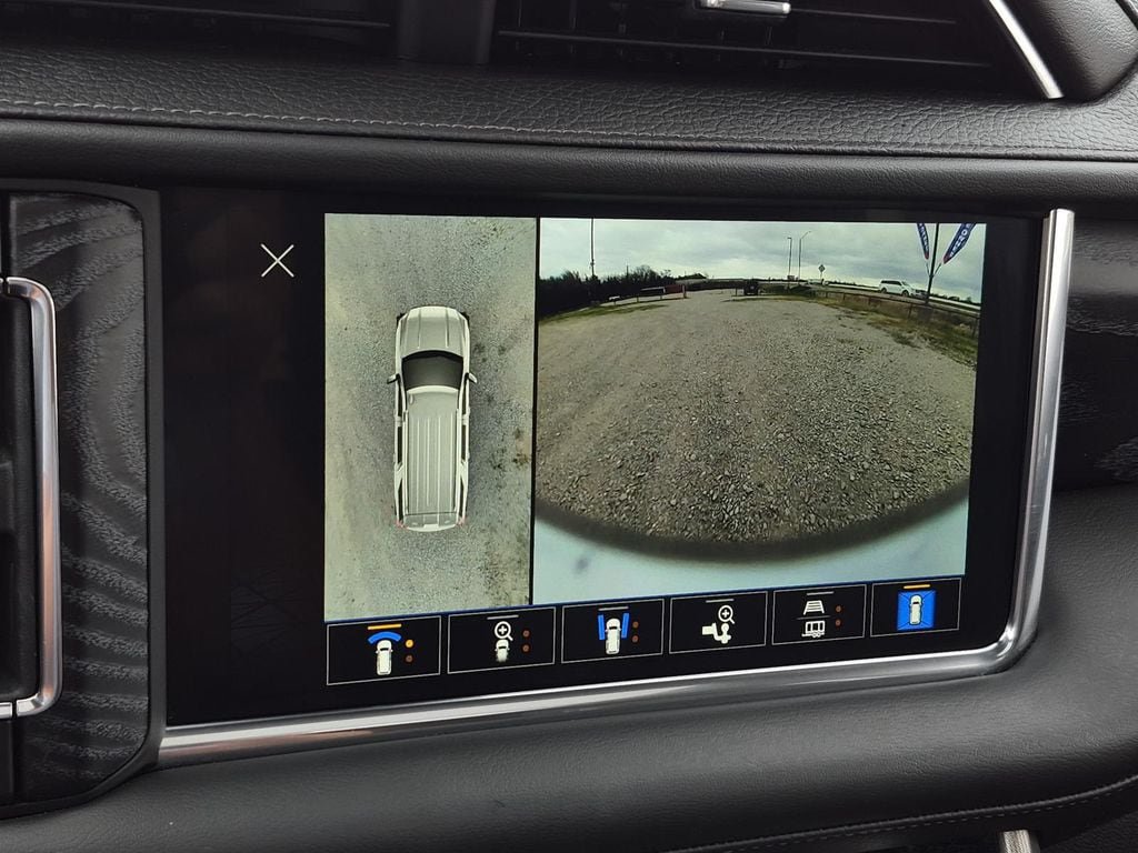 Used 2023 GMC Yukon Denali RWD image 35