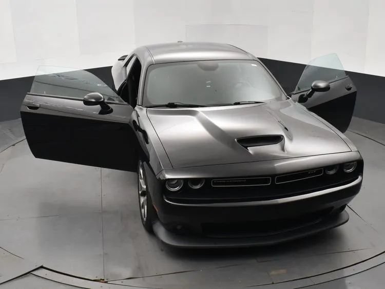 Used 2022 Dodge Challenger GT RWD image 10