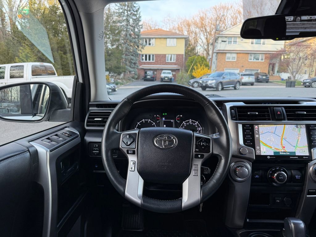 Used 2020 Toyota 4Runner SR5 AWD/4WD image 24