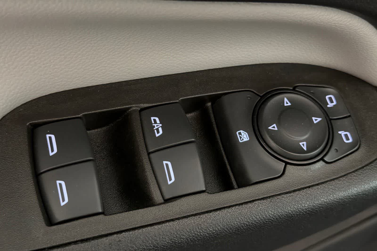 Used 2023 Chevrolet Equinox LS FWD image 13