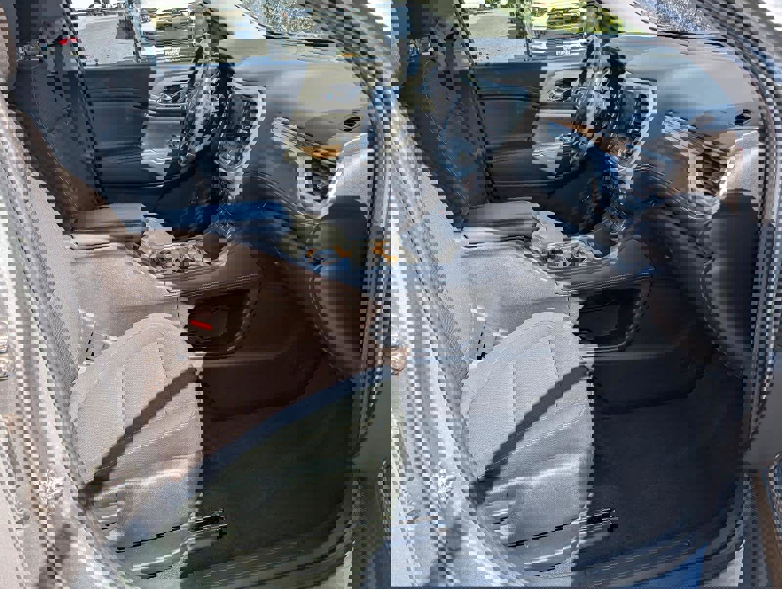 Certified 2023 GMC Acadia SLE w/ Driver Convenience Package image 8